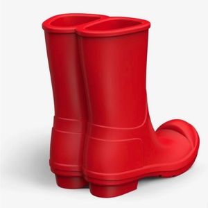 New In The Box Fred RAINBOOTS SMARTPHONE STAND